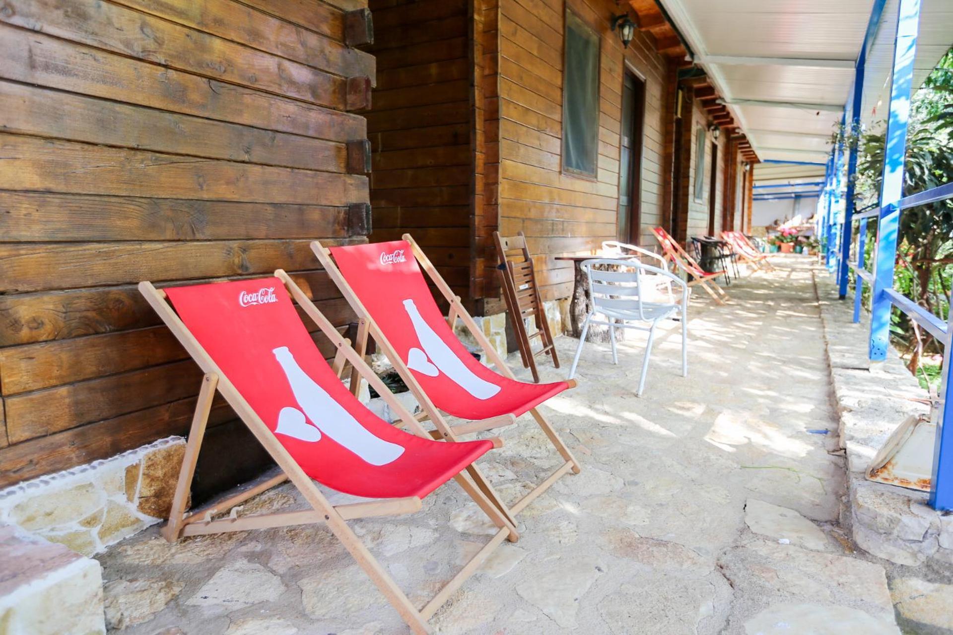 Holiwood Motel Химар Екстериор снимка