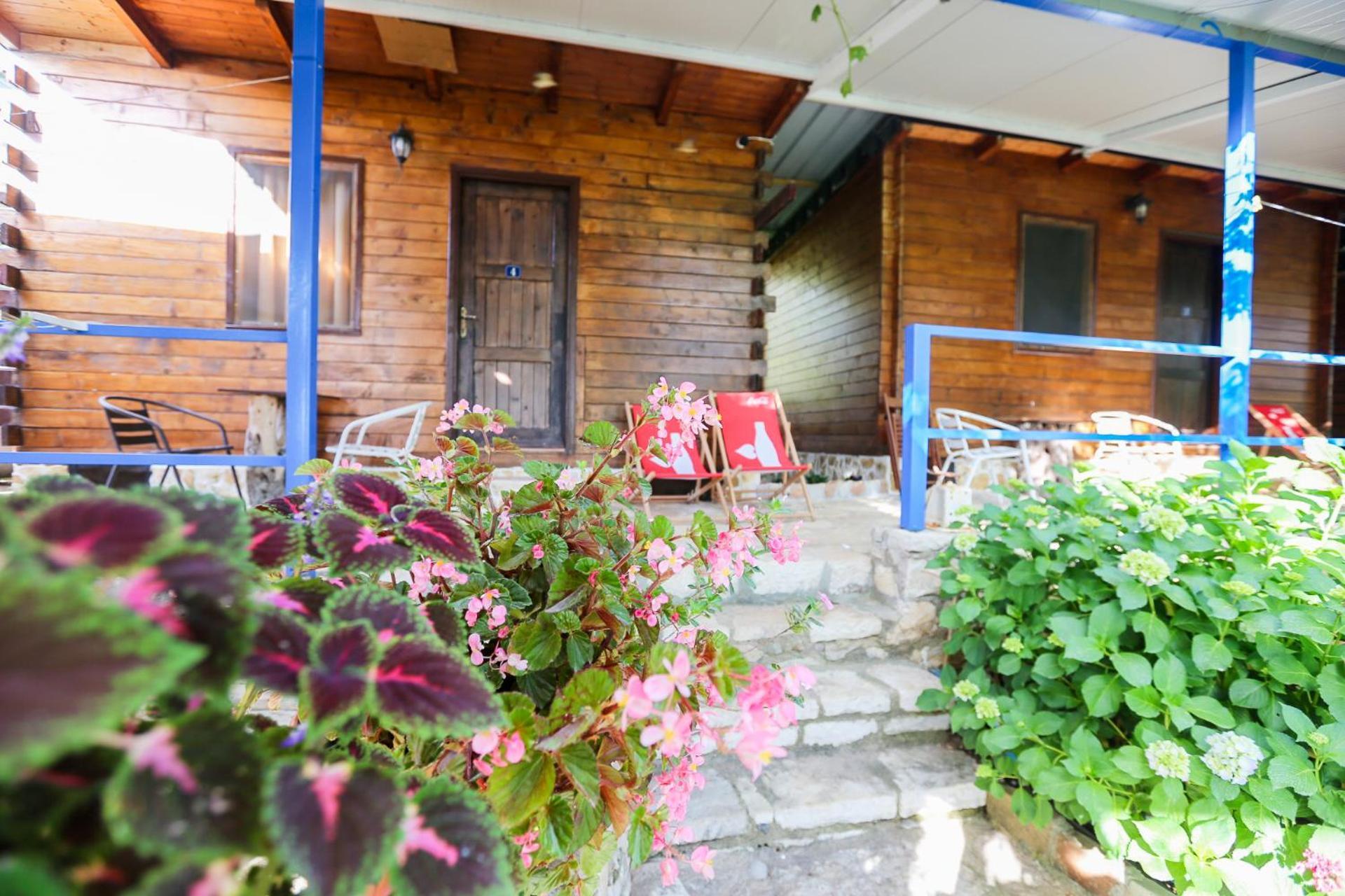 Holiwood Motel Химар Екстериор снимка