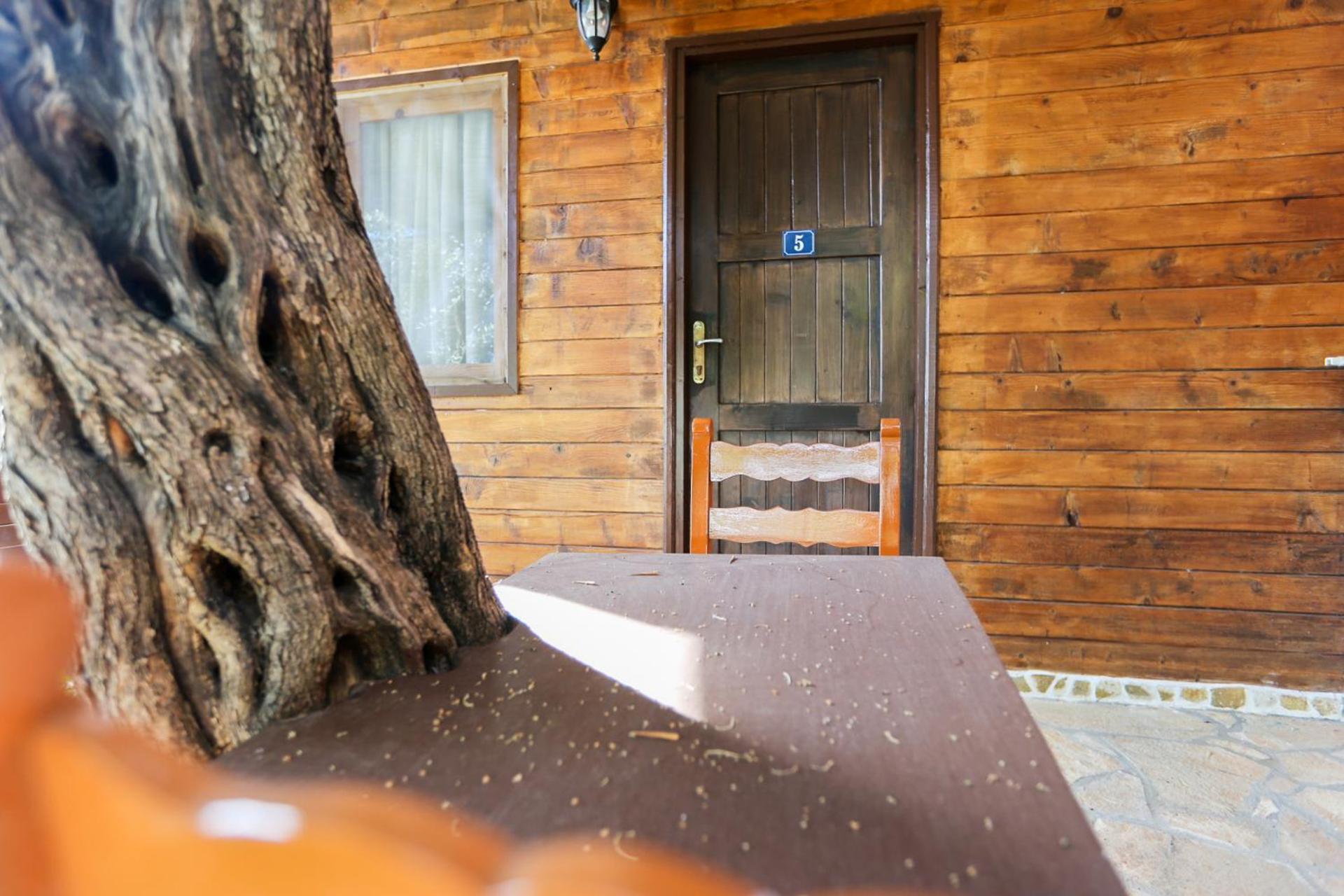 Holiwood Motel Химар Екстериор снимка