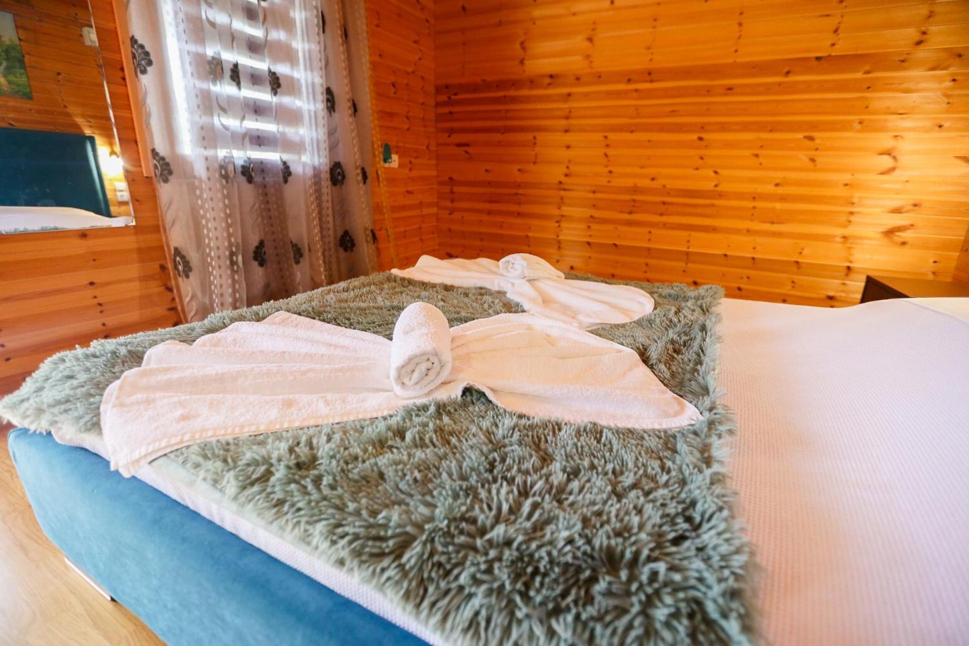 Holiwood Motel Химар Екстериор снимка