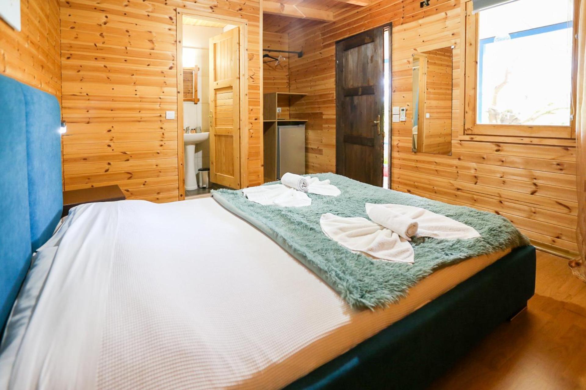 Holiwood Motel Химар Екстериор снимка